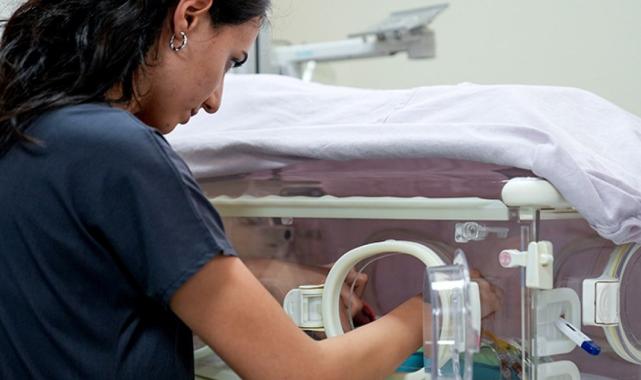 İzmir'de 430 gram doğan prematüre bebeğe kalp ameliyatı