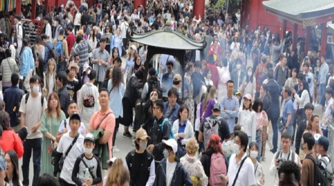 Japonya, yendeki değer kaybının da etkisiyle turist akınına uğradı