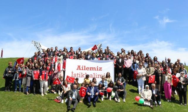 Kocaeli'den 'büyük aile' mesajı... Denize kağıttan gemiler bırakıldı