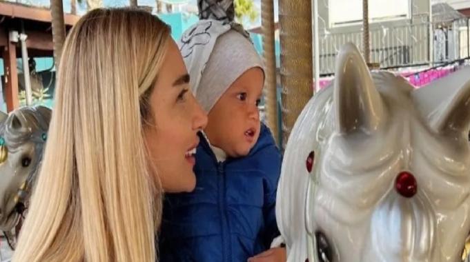 Komşuları ihbar etti: Ünlü sunucu Cansu Canan Özgen&#039;in oğlu bakıcısı tarafından darbedildi