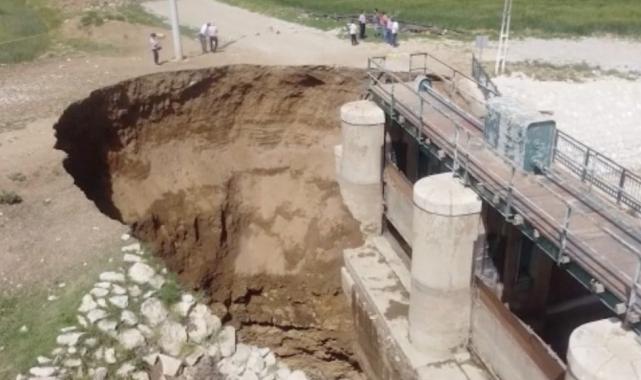 Konya'da obruk oluşumunu görüntülerken korku dolu anlar yaşadı