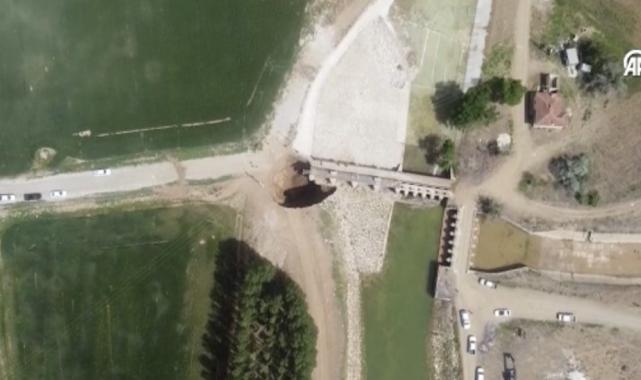 Konya'da obruk oluşumunu görüntülerken korku dolu anlar yaşadı