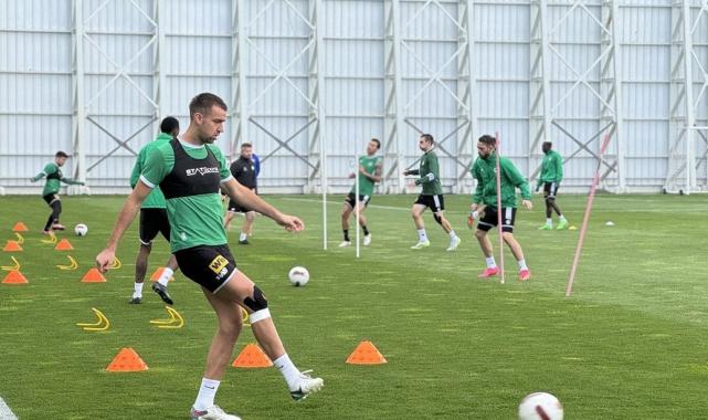 Konyaspor, Süper Lig'in son 4 haftasında küme düşmemeye oynayacak