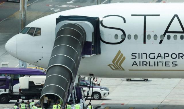 Londra-Singapur seferini yapan uçak türbülansa girdi