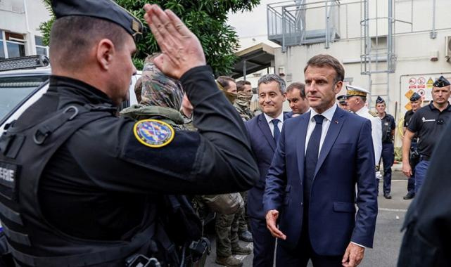 Macron Yeni Kaledonya'da: Askerler gerektiği kadar kalacak