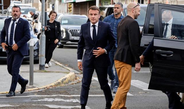 Macron Yeni Kaledonya'da: Askerler gerektiği kadar kalacak