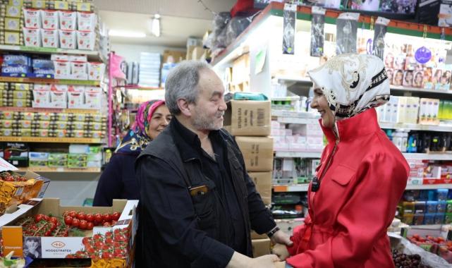 Mahinur Özdemir Göktaş, 24 sene sonra Brüksel’deki aile dükkanında yeniden kasaya geçti