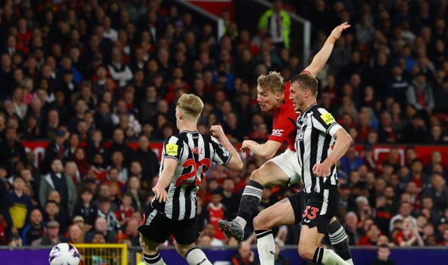 Manchester United evinde Newcastle United'ı yendi