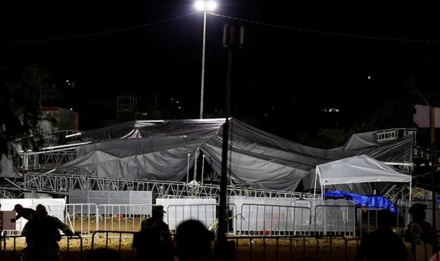 Meksika'da faciaya dönen miting: Ekran devrildi, çatı çöktü