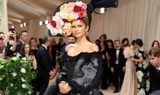 Met Gala 2024! Dünyaca ünlü isimler yine tarzları ve kostümleriyle dikkat çekti