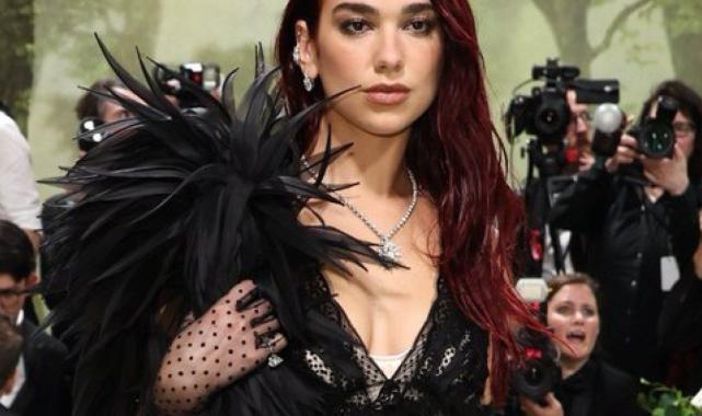 Met Gala 2024! Dünyaca ünlü isimler yine tarzları ve kostümleriyle dikkat çekti