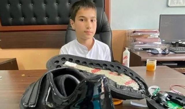 Ortaokul öğrencisi Talha, "köpek kaçıran ayakkabı" projesiyle ödül aldı