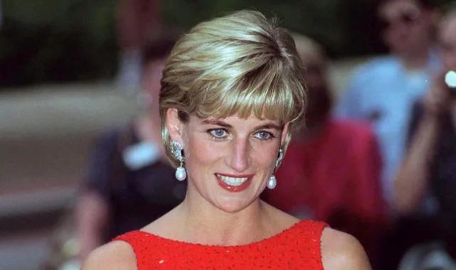 Prenses Diana'nın elbiseleri açık artırmayla satılacak