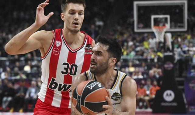 Real Madrid, Olympiakos'u yenerek finale yükseldi