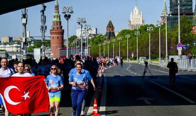 Rusya’da 19 Mayıs coşkusu: Koşuyla kutladılar