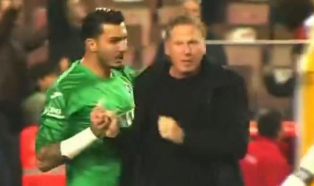 Samsun'da gergin anlar: Uğurcan Çakır, Samsunspor'un hocasıyla itişti