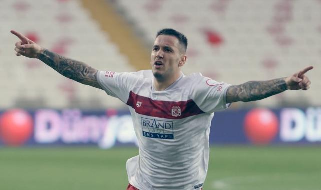 Sivasspor, Rey Manaj için en az 15 milyon euro bekliyor