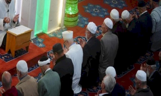 Camilerden Gazze için dua edilecek