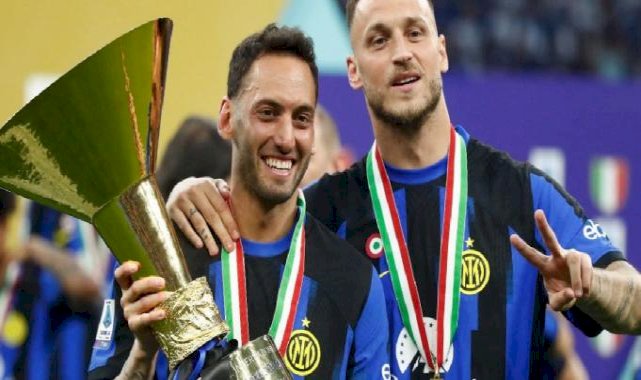 Hakan Çalhanoğlu, İtalya'da yılın en iyi orta sahası ödülüne aday