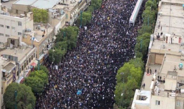 Hayatını kaybeden İran Cumhurbaşkanı Reisi'yi 3 milyon kişi uğurladı