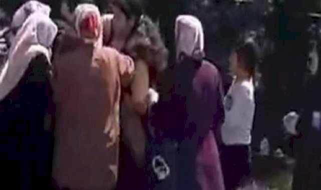 İstanbul Esenyurt'taki çocuk kavgasına anneler karıştı, bir genç kadın kafa atılıp darp edildi