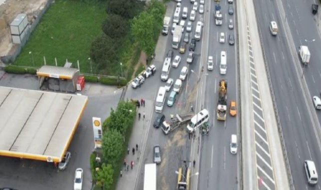 İstanbul'da işçi servisi devrildi: 13 kişi yaralandı