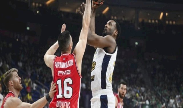 Olympiakos'a yenilen Fenerbahçe, EuroLeague'i dördüncü noktaladı