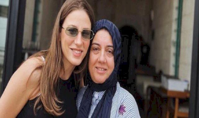 Serenay Sarıkaya'dan ayna pozu: "Dünyayı güzellik kurtaracak diyorlar"