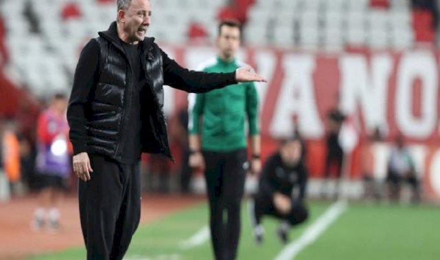 Sergen Yalçın, Antalyaspor'dan ayrılacağını açıkladı