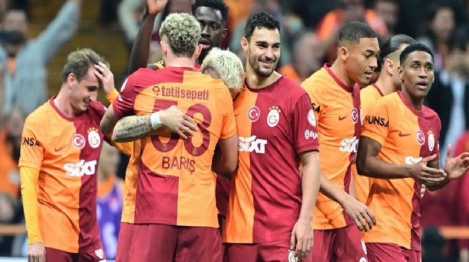 Tek kulvarda mücadele eden Galatasaray, puan kaybını unuttu
