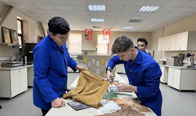 Tekirdağ'da öğrenciler, doğa dostu kumaş boyası üretti