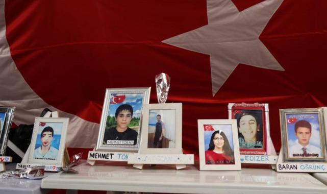 Terörün elinde olan evlatlarından ayrı Anneler Günü’nü geçiriyorlar