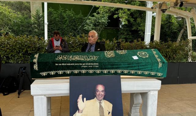 Ünlü sunucu Erkan Yolaç, son yolculuğuna uğurlandı