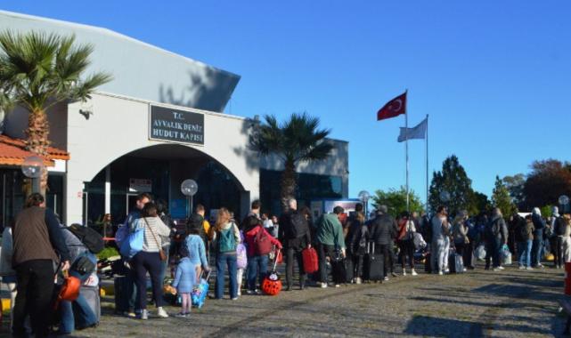 Yunan adalarına gitmek için kapı vizeyi bekleme süresi 7 saate çıkabiliyor