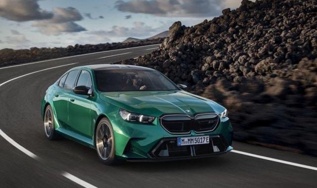 2025 BMW M5 tanıtıldı: İşte fiyatı ve özellikleri