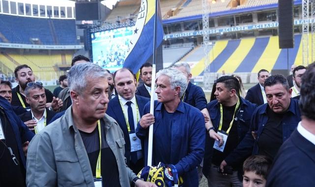 Acun Ilıcalı: Fenerbahçe'de kadroya 3-4 dünya yıldızı katılacak