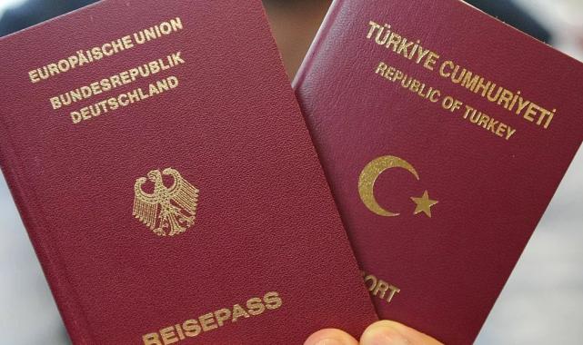 Almanya'da yaşayan Türklere çifte vatandaşlık geliyor