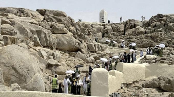 Arafat&#039;ta &#039;büyük buluşma&#039;: Vakfe duası yapılacak
