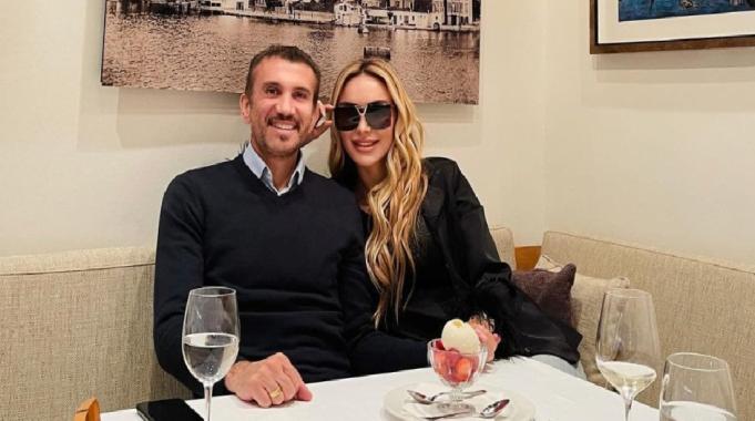 Artık Londra'da yaşıyor! Eski kaleci Rüştü Reçber, tatil için ailesiyle Türkiye'ye geldi