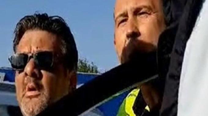 Aydın'da sınava yetişmek isteyen kızın babası ile polisler arasında tartışma