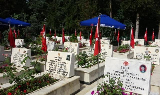 Babalar Günü'nde şehit babalarının buruk bayramı