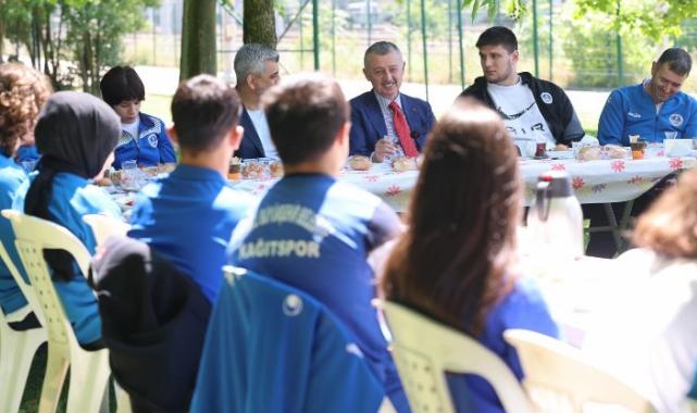 Başkan Büyükakın; Kocaeli’nin gururu Kağıtspor