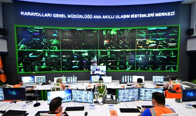 Bayram trafiği kara yolları Akıllı Ulaşım Sistemleri Merkezi'nden anlık takip ediliyor