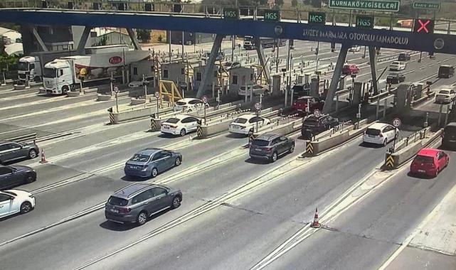 Bayram trafiği kara yolları Akıllı Ulaşım Sistemleri Merkezi'nden anlık takip ediliyor