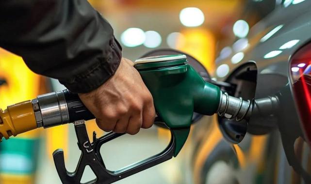 Benzine ve motorine indirim geliyor