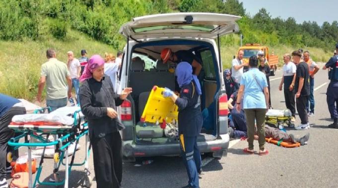 Bolu'da korkunç trafik kazası: 1 ölü 10 yaralı