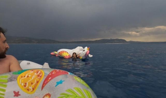 Burdur'da Salda Gölü'nün ortasında mahsur kalan küçük kızı böyle kurtardı