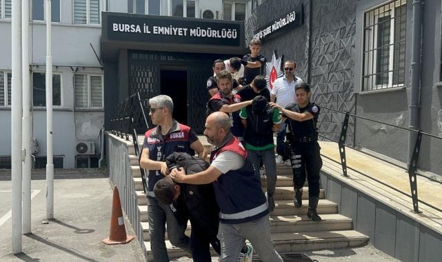 Bursa'da dolandırıcılık çetesine operasyon: 3 kişi tutuklandı