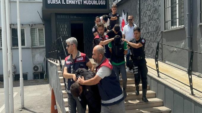 Bursa'da dolandırıcılık çetesine operasyon: 3 kişi tutuklandı