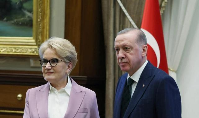 Meral Akşener'in yeni saç rengi canlı yayında gündem oldu!